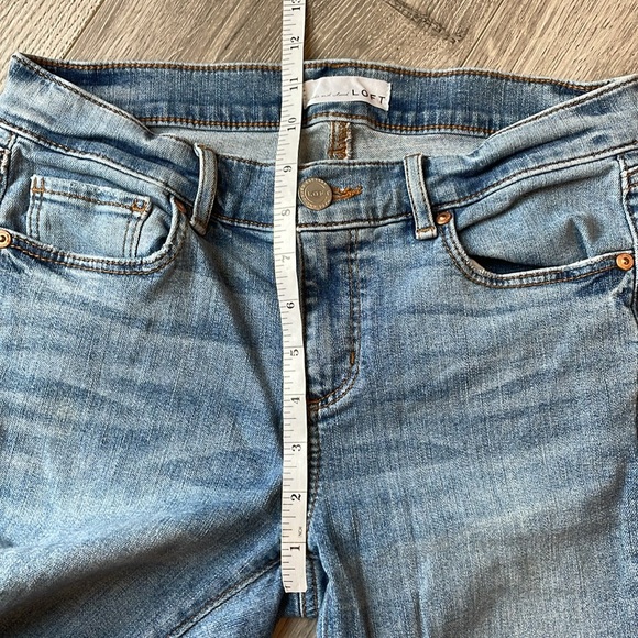Like new Loft High Waisted Petite Blue Jeans . - Picture 4 of 6